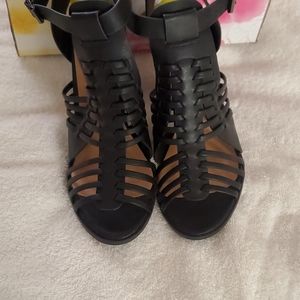 Delicious Brand Black sandals